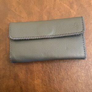 Lyon Co Gray Leather wallet